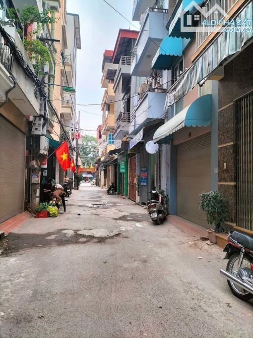 NHÀ ĐẸP THANH XUÂN PHỐ LÊ TRỌNG TẤN 60/87m x 5T, ô tô tránh