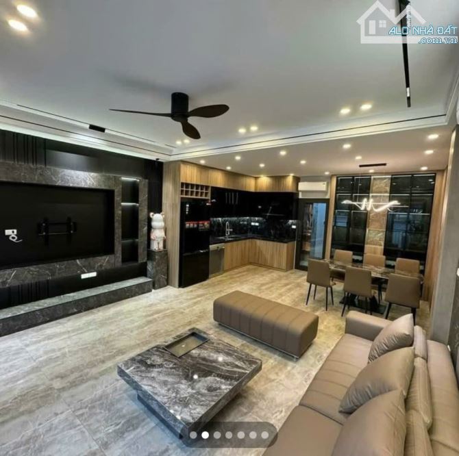 SIÊU RẺ - NGỌC THUỴ - 46m - GARA- THANG MÁY- GẦN Ô TÔ TRÁNH- NHỈNH 9 TỶ - 1