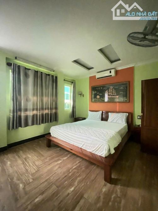 Chỉ 11,9 TỶ: KHÁCH SẠN có DÒNG TIỀN 90-120TR/th - Sát BIỂN ĐÀ NẴNG: 5 x18m - 6 TẦNG 15 PH - 1
