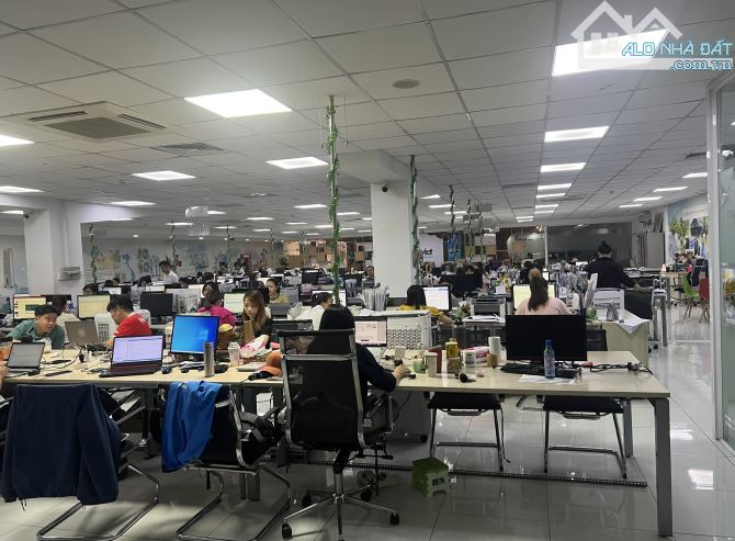 Cho thuê văn phòng diện tích lớn 200m2, đường Nguyễn Văn Trỗi, sẵn fitout, đầy đủ tiện ích - 1