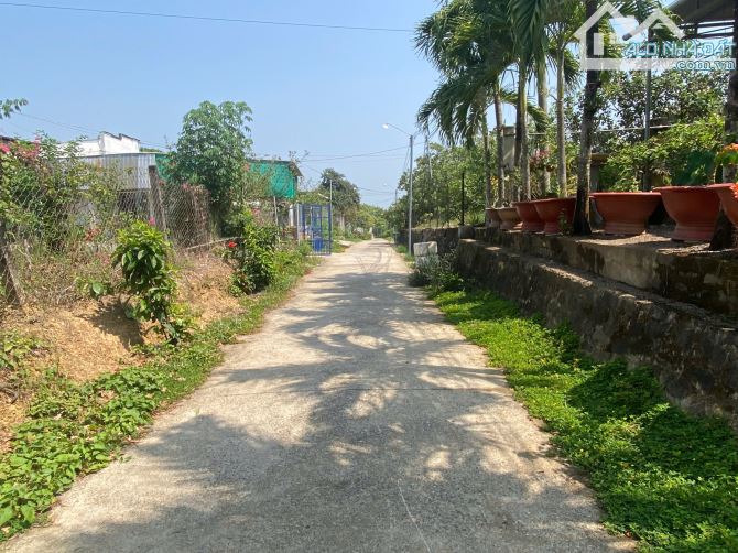 bán lô đất nhà vườn 1724m2 có nhà,điện  nước đầy đủ,đất ở tại nông thôn chỉ vơi giá 2,5 ỷ - 1