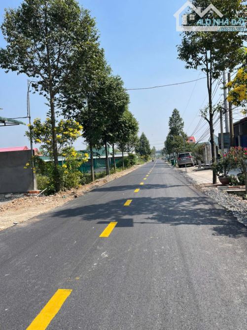 1054m2 đất mặt tiền ấp 10, Lương Hòa, Bến Lức, Long An có 300m2 thổ giá 8,5 tỷ - 1