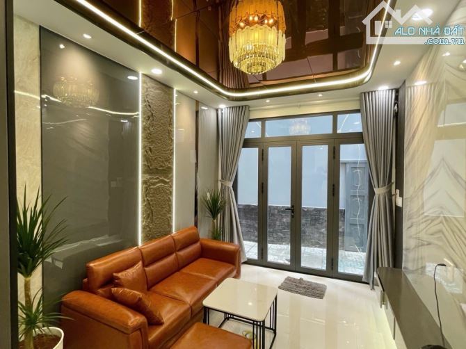 SIÊU PHẨM- ĐOÀN THỊ ĐIÊM-PHÚ NHUẬN -4TẦNG SÁT MẶT TIỀN  FULL NỘI THẤT. - 1