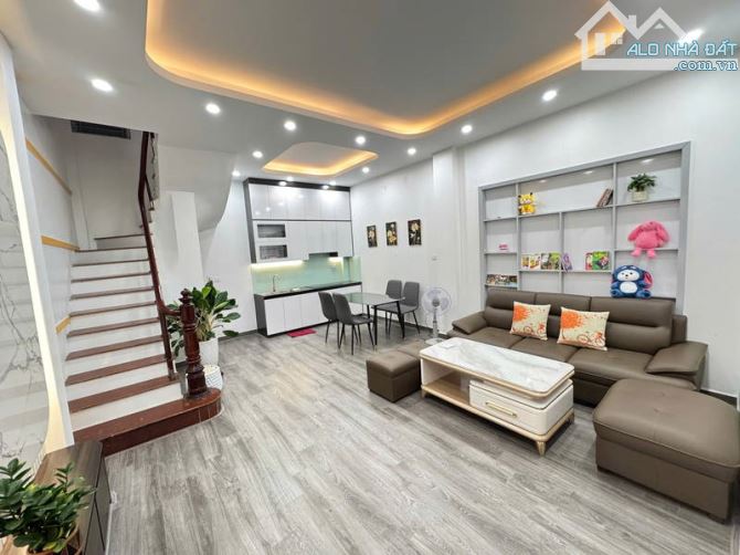 Bán nhà nguyên căn Quận Cầu Giấy 34m2*4T MT 5m 4PN giá 7,4 tỷ - 1