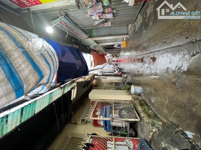 Bán đất tặng nhà 76m2, phường Bình Thuận, 50m ra MTKD Nguyễn Thị Thập, Quận 7 - 1