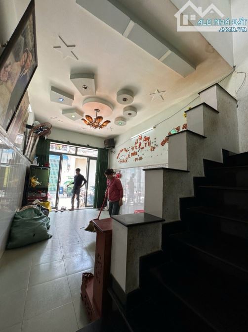 HẺM XE HƠI – BÌNH TÂN – GẦN LÊ ĐÌNH CẨN- NHÀ 2 TẦNG MỚI ĐẸP Ở NGAY - NHỈNH 3 TỶ - 1
