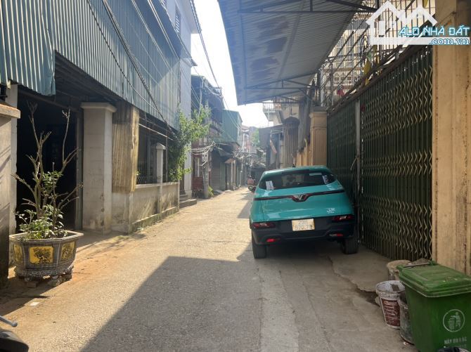 VÂN HÀ - ĐÔNG ANH - HÀ NỘI đường 2 ô tô tránh nhau đi thoải mái Diện tích 65 m. Mặt tiền - 1