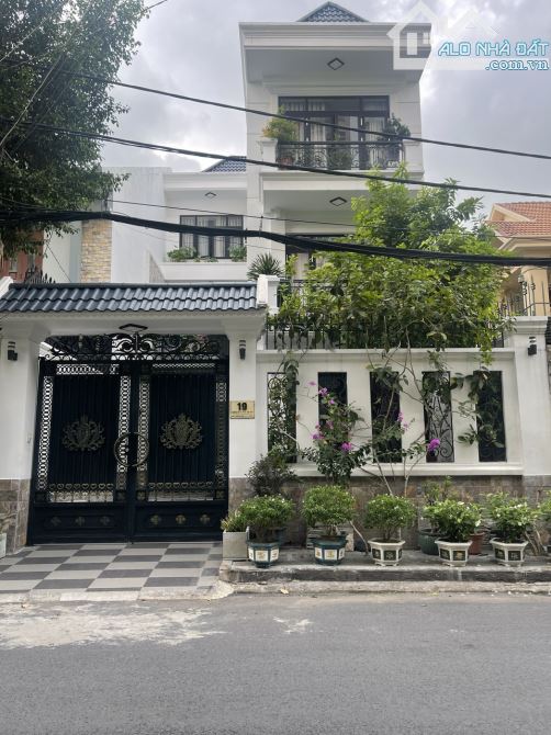 Cần Bán Biệt Thự 3MT Đường Nguyễn Oanh P17 GV DT 13x22m trệt 2 Lầu Giá 33 tỷ thương lượng - 1