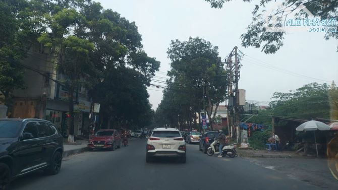 Bán nhà 3 tầng Khu 1 Đại phúc . dt 97m . mt 4,8m . hướng ĐN . giá 11ty2 - 2