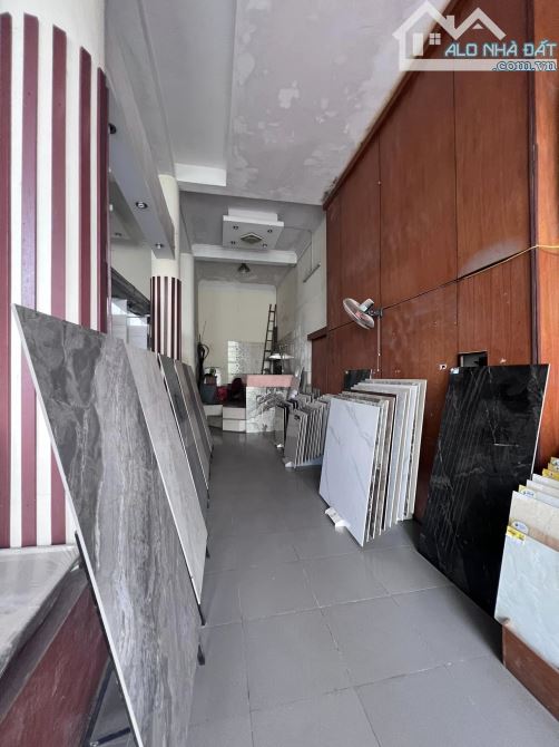 Bán nhà mặt phố Minh Khai DT 210m2, MT 9m, thông số vàng, Giá 74 tỷ - 2