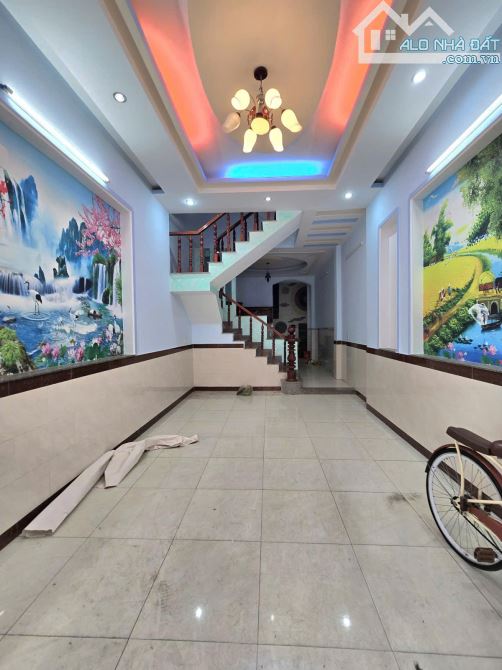 Nhà 3 tầng mới, hẻm xe hơi 6m cần ra nhanh chỉ 4 tỷ - Hai Bà Trưng, Đông Hòa - Dĩ An - 2
