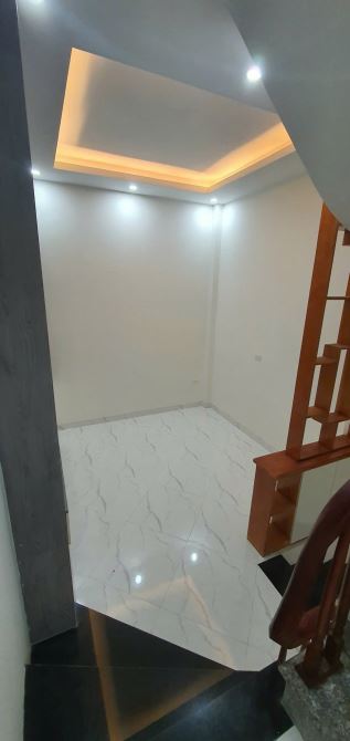 CẦN TIỀN GẤP GIÁ NÀO CŨNG BÁN ....NHÀ ĐẸP PHỐ 5 TỶ . GẦN CHỢ , TRƯỜNG HỌC CẤP 1.2 GẦN Ô TÔ - 2