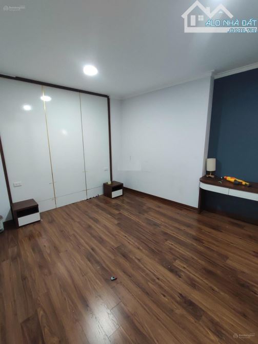 Cho thuê nhà đường Trung Yên 11 - Trung Hòa. Dt 100m2 x 6 tầng có Thang Máy - 2