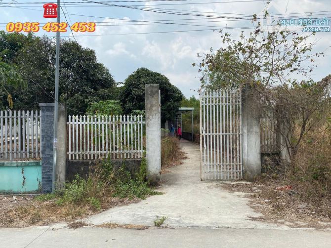 Bán nhà huyện Nhơn Trạch, xã Vĩnh Thanh, 1 sẹc Hùng Vương, DT 501m2 (Sân + PK + 2PN + Bếp) - 2