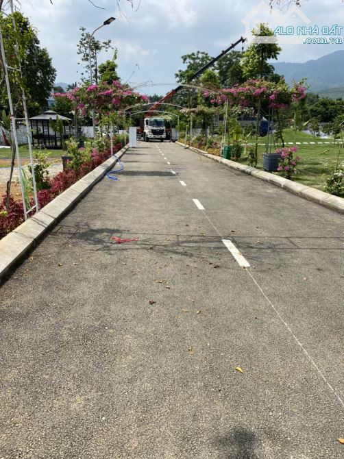 100M2  VIEW HỒ - ĐƯỜNG Ô TÔ TRÁNH NHAU - GẦN NGÃ TƯ LỤC QUÂN - 2