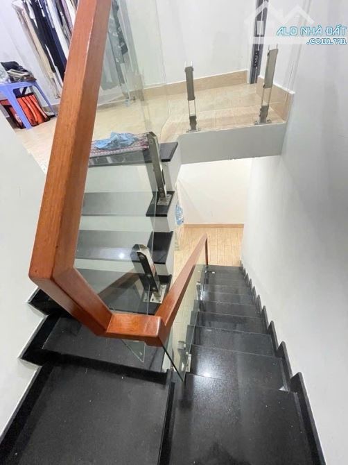 HÀNG HIẾM KHÓ TÌM VỊ TRÍ TRUNG TÂM PHƯỜNG LINH TRUNG -XE HƠI NGỦ TRONG NHÀ GIÁ CHỈ 4TY800 - 2