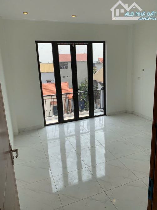 HOT!!! BÁN 2 CĂN NHÀ ĐỘC LẬP 4Tx58m VIEW HỒ GIÁ 3tY3 NGAY CẠNH CHỢ, UBND PHỤNG CHÂU - 2
