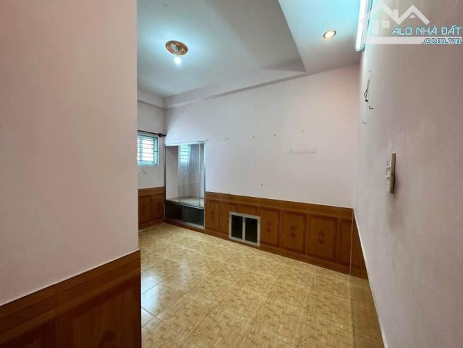 HẺM 379// SÁT MT QUANG TRUNG – 64M2 (4,7x14), 2,5 TẦNG 4PN, SỔ VUÔNG, KLG, CHỈ 4,3 TỶ TL - 2
