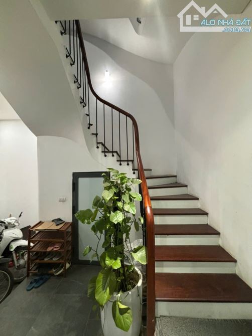 CHO THUÊ NHÀ NGÕ OTO TRÁNH NGÕ 106 HOÀNG QUỐC VIỆT - DT 60m2 - 6 TẦNG - GIÁ 36TRIỆU - 2