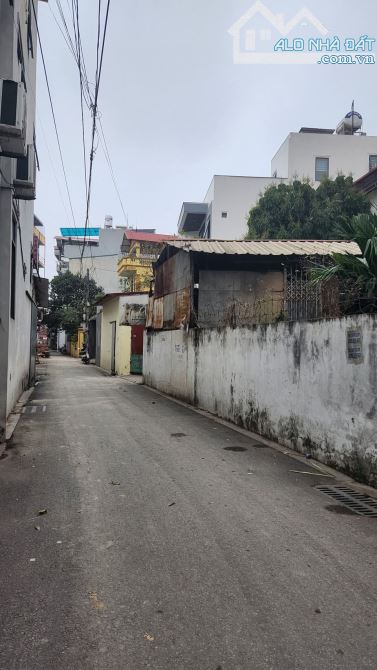 Lô góc đường thông ô tô vào đất. Đại Mạch, Đông Anh. Nhỉnh 4 tỷ - 2