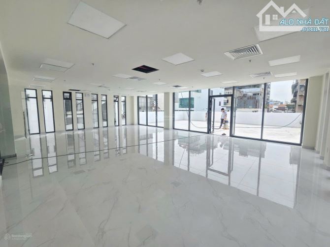 Cho thuê nhà mặt tiền 28 Mai Thị Lựu, Phường Đakao, Quận 1,TP Hồ Chí Minh DT 17X25M - 2