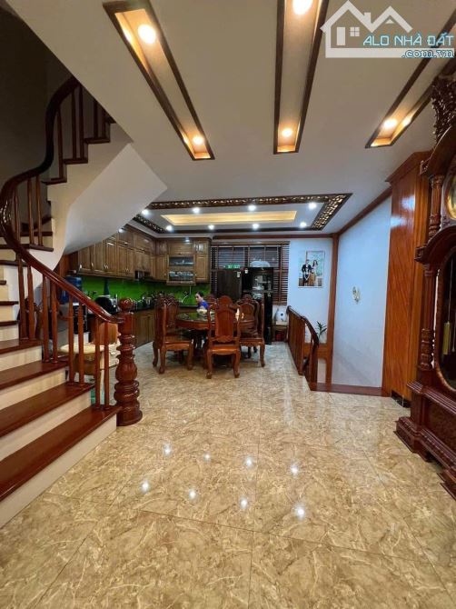Phân lô ô tô tránh Kim mã - 2 thoáng ngõ thông - sát phố gần hồ - DT 58M2, MT 7M, 17tỷ3 - 2