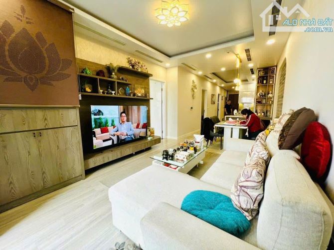 Bán nhà Lô góc Tây Sơn, Ô tô phi, sát phố, KD  tốt, DT 66m2, Mt 4,6m, giá 19 tỷ - 2