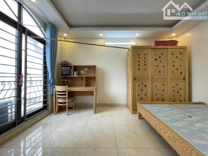 Hiếm ! Nhà Đẹp Ở Ngay, 1 Nhà Ra Phố Khương Đình - 5 Tầng, 45m2, Giá 8.8 Tỷ - 2