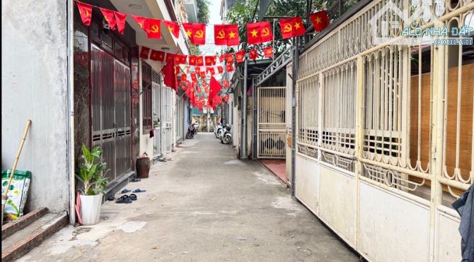BÁN ĐẤT THỊ TRẤN TRÂU QUỲ-VIỆN RAU QUẢ HV NÔNG NGHIỆP- ÔTÔ 7 CHỖ VÀO-34m2-4 tỷ - 2