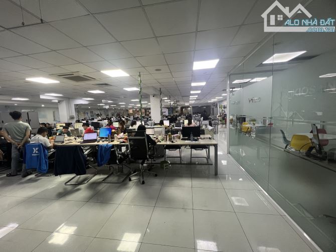 Cho thuê văn phòng diện tích lớn 200m2, đường Nguyễn Văn Trỗi, sẵn fitout, đầy đủ tiện ích - 3