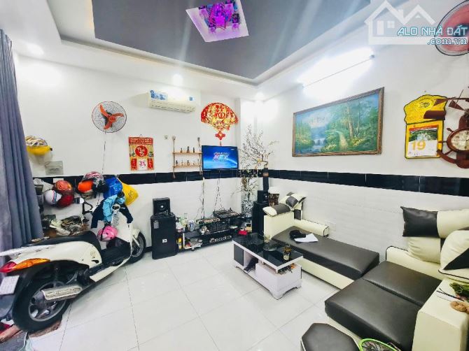 [Đầu tư đáng cân nhắc] BẤT ĐỘNG SẢN ĐẸP: NHÀ 4 TẦNG BTCT, 4 PHÒNG NGỦ, RỘNG 4M, HẺM 1/, 5 - 3