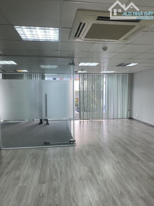 Cho Thuê Văn Phòng Đường Nguyễn Thị Minh Khai ,Đa Kao ,Q1 DT 70m2 giá 23 triệu/tháng - 3
