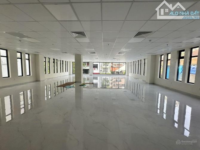 Cho thuê nhà mặt tiền 28 Mai Thị Lựu, Phường Đakao, Quận 1,TP Hồ Chí Minh DT 17X25M - 3