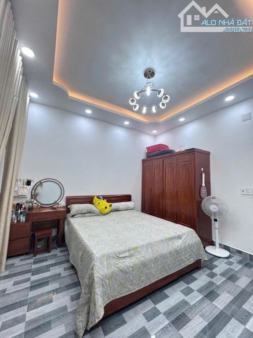 "Bán nhà hẻm xe hơi Trường Sa, Q.Phú  Nhuận, 4 tầng, 7PN, 53M2, TN 540tr/năm, 10.6 Tỷ - 3