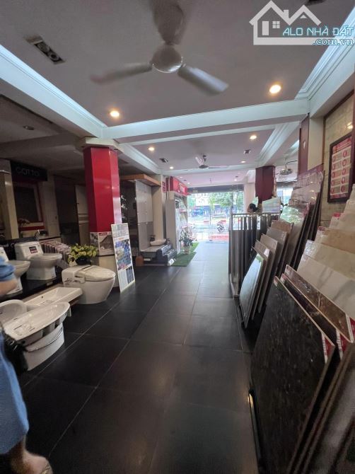 Bán nhà mặt phố Minh Khai DT 210m2, MT 9m, thông số vàng, Giá 74 tỷ - 4