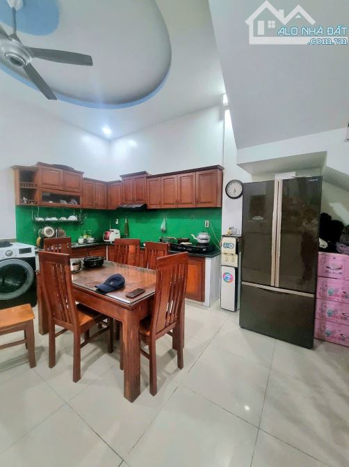 Nhà 3 tầng mới, hẻm xe hơi 6m cần ra nhanh chỉ 4 tỷ - Hai Bà Trưng, Đông Hòa - Dĩ An - 4