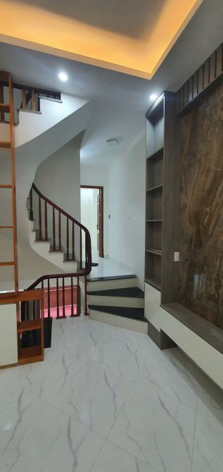 CẦN TIỀN GẤP GIÁ NÀO CŨNG BÁN ....NHÀ ĐẸP PHỐ 5 TỶ . GẦN CHỢ , TRƯỜNG HỌC CẤP 1.2 GẦN Ô TÔ - 4
