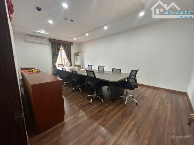 Cho thuê nhà đường Trung Yên 11 - Trung Hòa. Dt 100m2 x 6 tầng có Thang Máy - 4