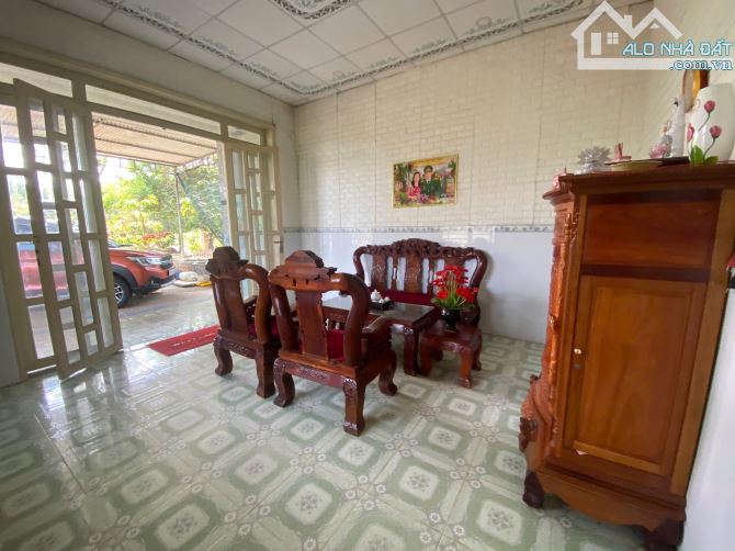 bán lô đất nhà vườn 1724m2 có nhà,điện  nước đầy đủ,đất ở tại nông thôn chỉ vơi giá 2,5 ỷ - 4