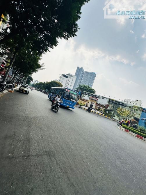 BÁN NHÀ MẶT TIỀN NGUYỄN CƯ TRINH - VÒNG XOAY CỐNG QUỲNH TRUNG TÂM QUẬN 1 - 8,5 Tỷ - 4