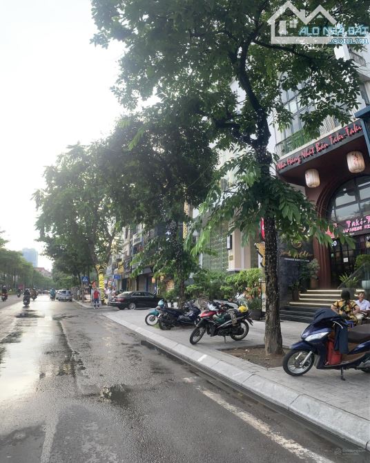 Bán ngôi nhà 6 tầng, căn góc 2 mặt thoáng, DT 102.9m², mặt ngõ Đào Tấn xe con tránh, KD - 4