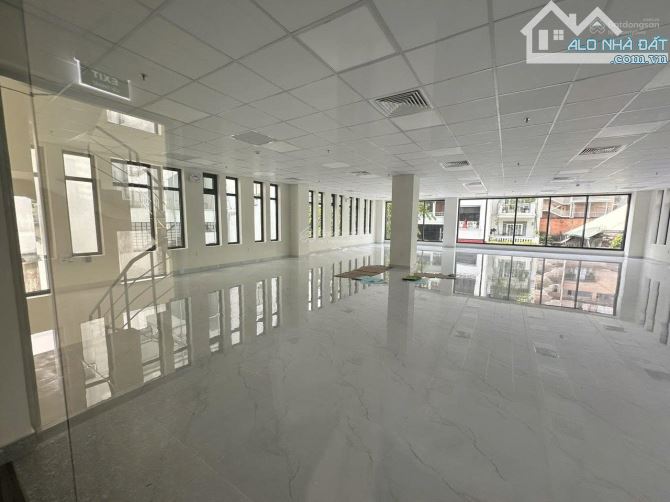 Cho thuê nhà mặt tiền 28 Mai Thị Lựu, Phường Đakao, Quận 1,TP Hồ Chí Minh DT 17X25M - 4