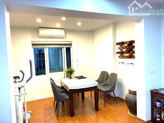 Căn Hộ Tập Thể Phố Đội Cấn 3PN, rộng 120m2, tầng 3, căn góc 3 mặt thoáng, sân chơi 5.7 tỷ - 4