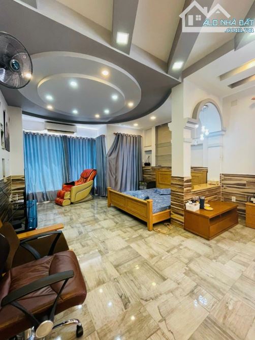 Mặt Tiền Kinh Doanh Ngang lớn 5m Dài 13m 65m2 5Tầng Lũy Bán Bích Tân Phú. Chỉ 12 tỷ - 4