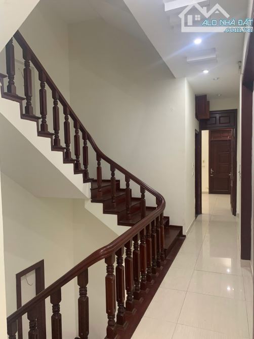 Cho thuê nhà Xuân La, phân lô, ô tô, 65m2, 5 tầng, nhà mới đẹp, 23Tr - 4