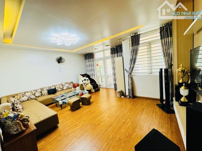 HIẾM ! BÁN NHÀ ĐẸP VIP , GARA Ô TÔ, PHỐ LẠC TRUNG HBT ,75M NHỈNH 24 TỶ - 4