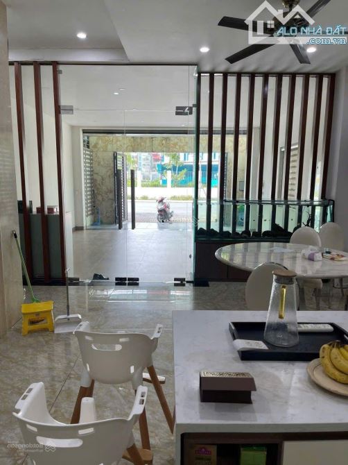 Cho thuê nhà đường Trung Yên 11 - Trung Hòa. Dt 100m2 x 6 tầng có Thang Máy - 5