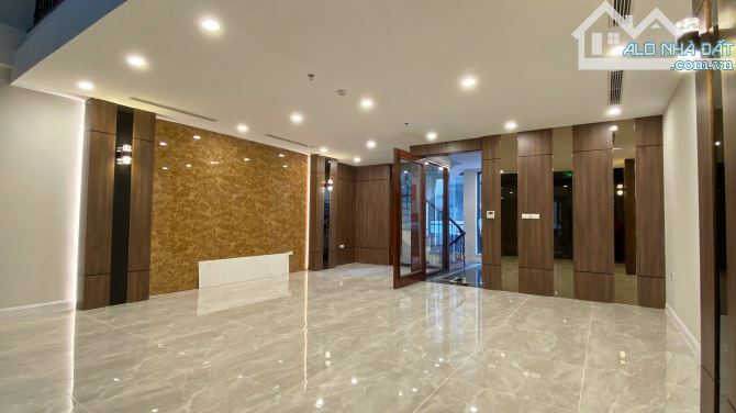 Cho thuê biệt thự tại KĐT Nam Cường – Hoàng Quốc Việt .DT : 250 * 4 Tầng.Lô góc.Thang maý - 5