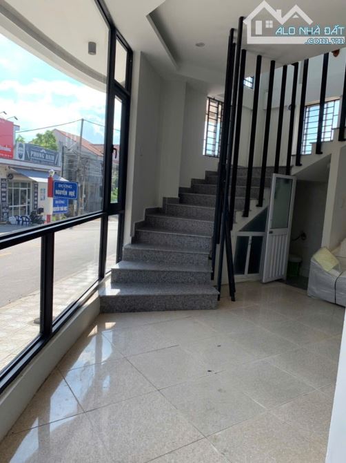 Bán nhà 2 tầng mặt tiền Nguyễn Huệ, sát ngã tư Hùng Vương, Phường 1, TP. Đông Hà - 5