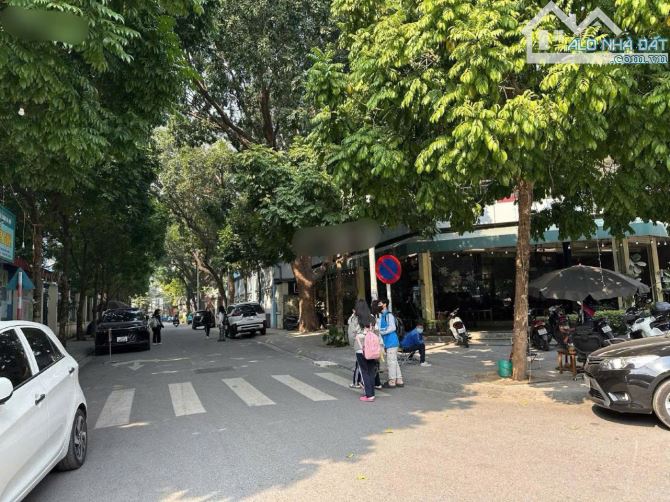 Cho thuê nhà Nguyễn Văn Huyên , Cầu Giấy Diện tích 75m 3.5 tầng - 5